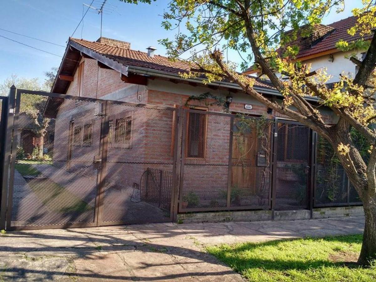 2 bedrooms House in Moron, Argentina No. 6410