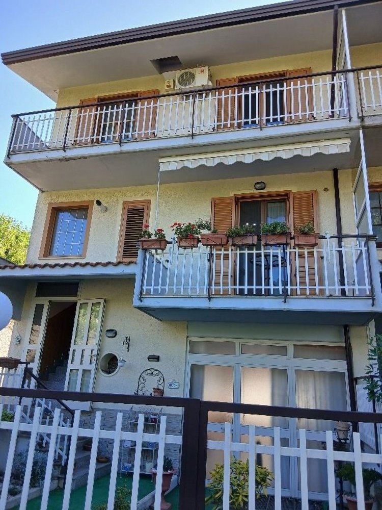 5-Zimmer Haus in Capriglia Irpina, Italy, Nr. 297798