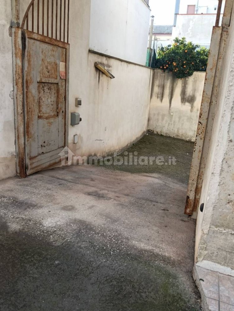 Гараж 30м² в Сан Микеле Салентино, Италия № 256448