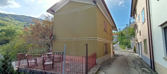 Дом с 6 комнатами в Кастильоне дей Пеполи, Италия № 166525 5