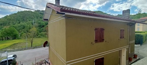 Дом с 6 комнатами в Кастильоне дей Пеполи, Италия № 166525 8