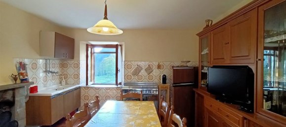 Дом с 6 комнатами в Кастильоне дей Пеполи, Италия № 166525 12