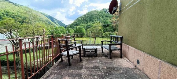 Дом с 6 комнатами в Кастильоне дей Пеполи, Италия № 166525 10