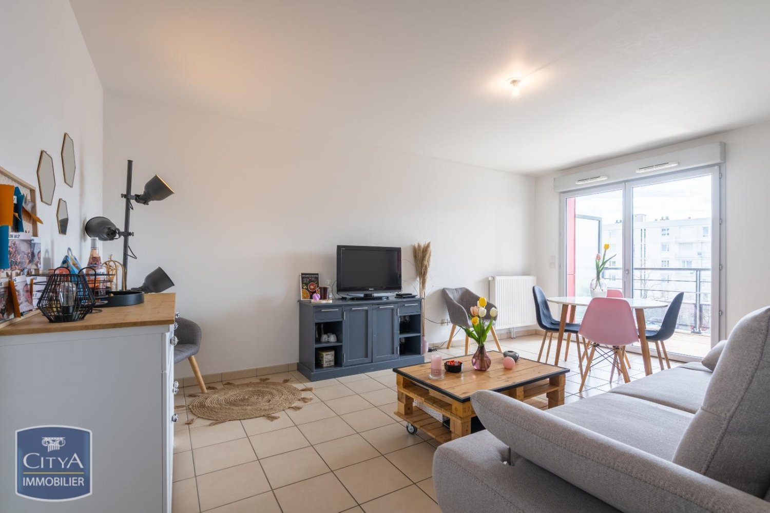 2 bedrooms Apartment in Tours, France No. 69572