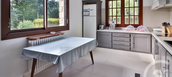 4 bedrooms House in Etampes, France No. 319392 2