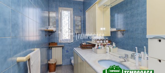4 rooms Apartment in Milan, Italy No. 293699 3