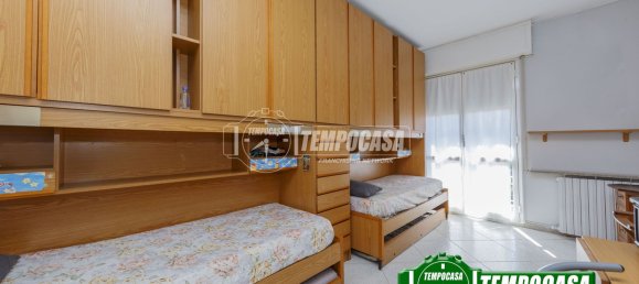 4 rooms Apartment in Milan, Italy No. 293699 8