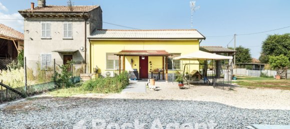 2 rooms House in Mezzanino, Italy No. 13243 13