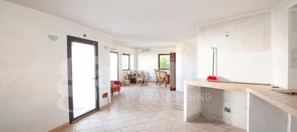 Дом с 10 комнатами в Темпьо Паузания, Италия № 81476 27