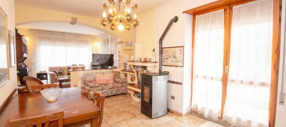 Дом с 10 комнатами в Темпьо Паузания, Италия № 81476 4