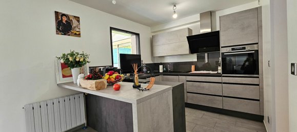 3 bedrooms House in Lamorlaye, France No. 74794 4