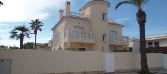 5 Schlafzimmer Villa in Cabo Roig, Spain, Nr. 8646 2