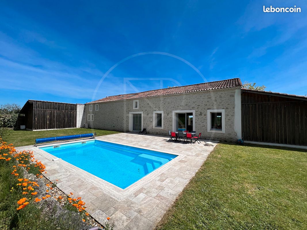 Casa de 6 dormitorios en Dordogne, France No. 299012