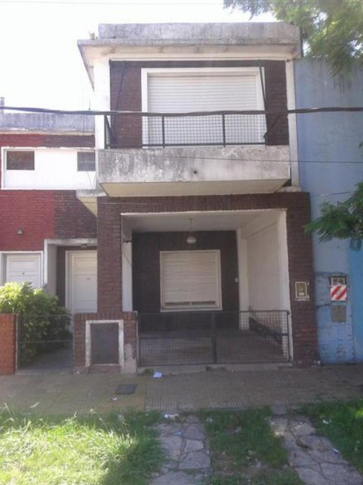 2 bedrooms House in Tres de Febrero, Argentina No. 53973