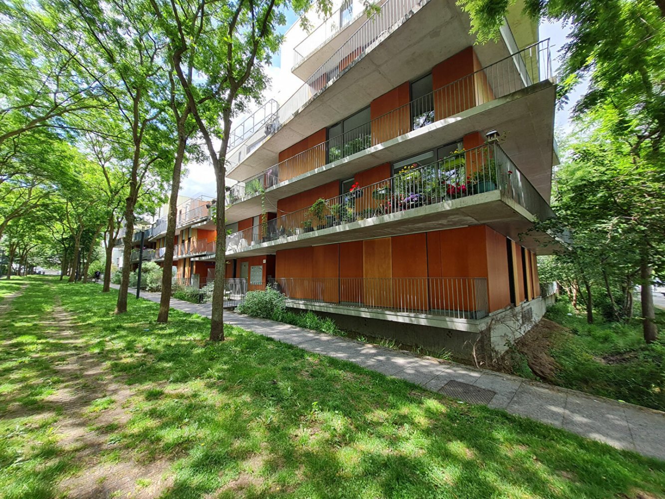 3 bedrooms Apartment in Lille, France No. 61052