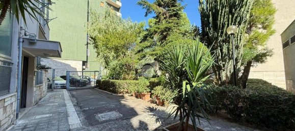 3 bedrooms Apartment in Bari, Italy No. 374592 5