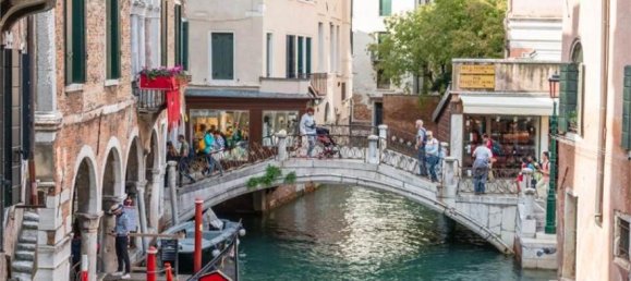 6 bedrooms Hotel in Venice, Italy No. 61595 7