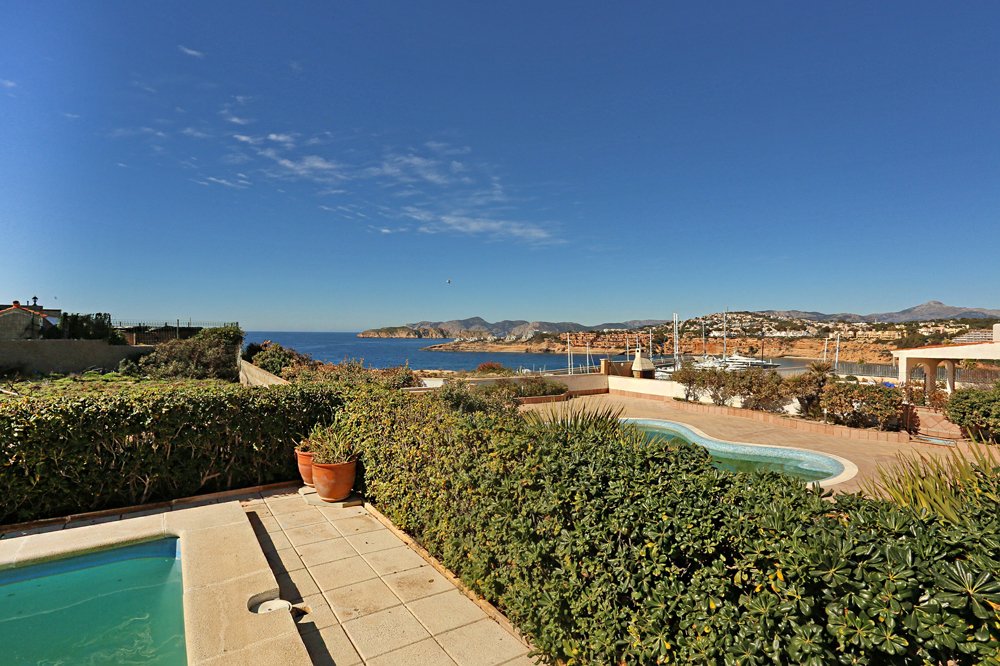 Villa de 4 dormitorios en El Toro, Spain No. 16299