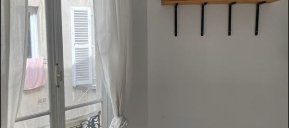 1 bedroom Apartment in Paris, France No. 144934 2