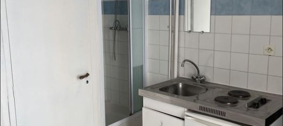 1 bedroom Apartment in Paris, France No. 144934 3