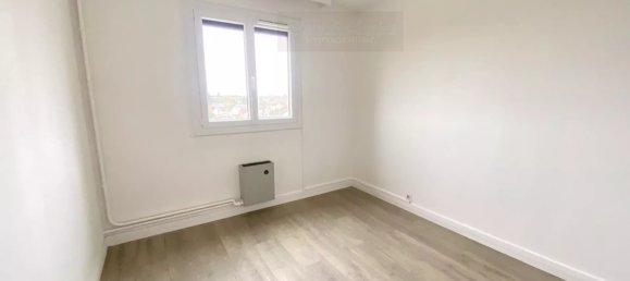 2 chambres Appartement à Montargis, France No. 51493 7