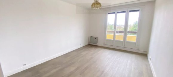 2 chambres Appartement à Montargis, France No. 51493 9