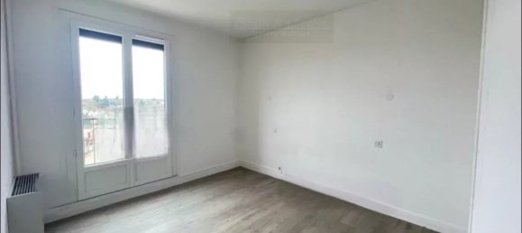 2 chambres Appartement à Montargis, France No. 51493 24