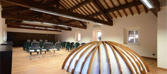 550m² Office in Reggio Emilia, Italy No. 164120 9