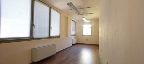 550m² Office in Reggio Emilia, Italy No. 164120 15