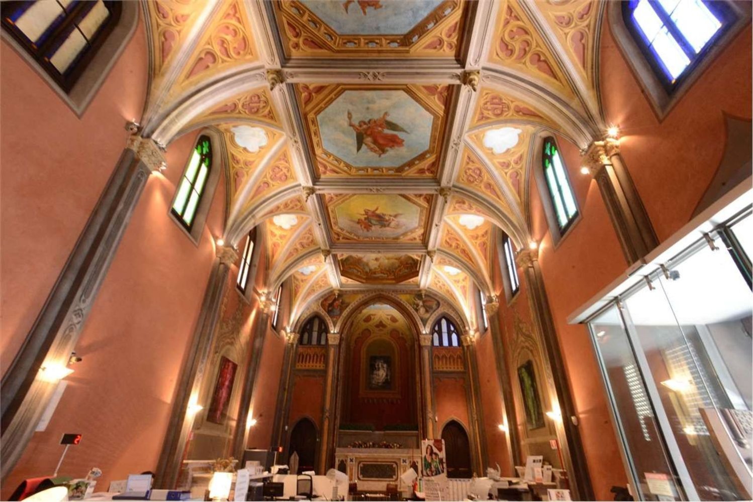 550m² Office in Reggio Emilia, Italy No. 164120