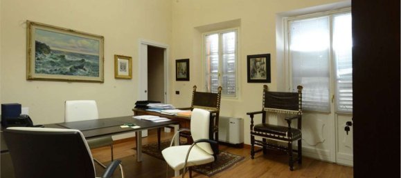 550m² Office in Reggio Emilia, Italy No. 164120 12