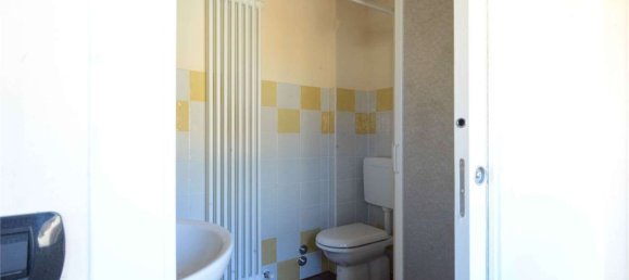 550m² Office in Reggio Emilia, Italy No. 164120 18