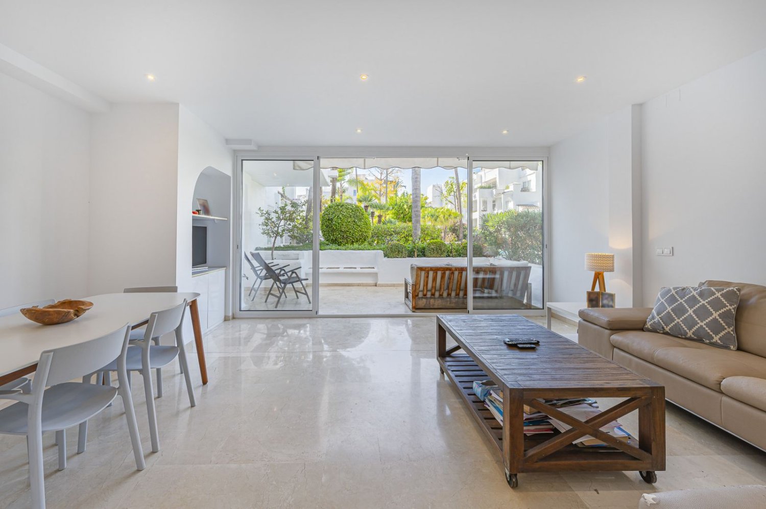 1 bedroom Apartment in Marbella, Spain No. 33428