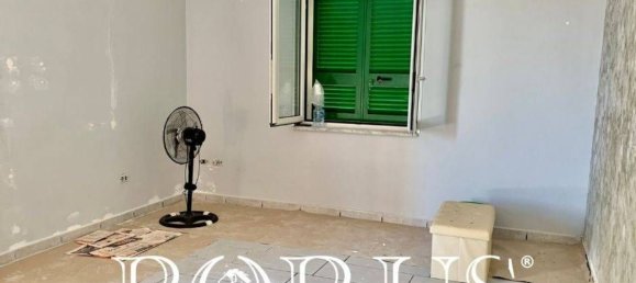 Apartamento de 6 habitaciónes en Castel Volturno, Italy No. 69253 3