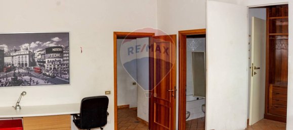 6 bedrooms Penthouse in Naples, Italy No. 69586 17