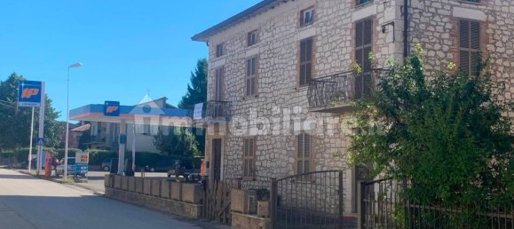 7 bedrooms Villa in Gualdo Cattaneo, Italy No. 303231 7