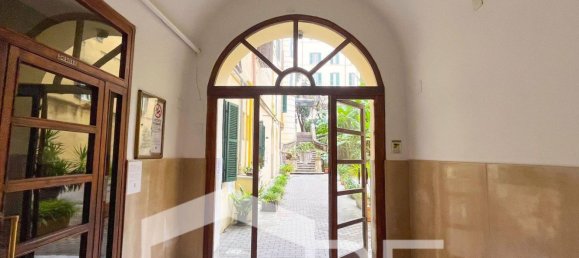 2 rooms Apartment in Rome, Italy No. 46746 9