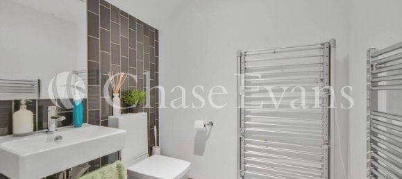 3 bedrooms House in Newham, United Kingdom No. 4322 22