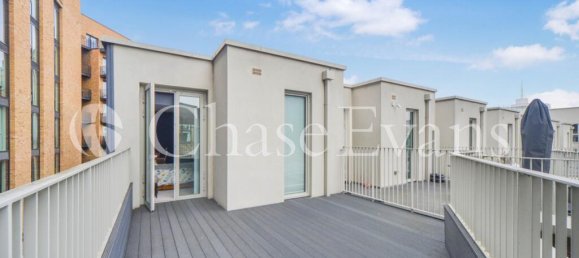 3 bedrooms House in Newham, United Kingdom No. 4322 29