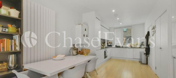 3 bedrooms House in Newham, United Kingdom No. 4322 6