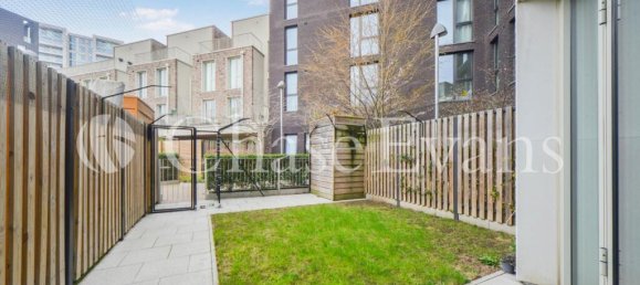 3 bedrooms House in Newham, United Kingdom No. 4322 20