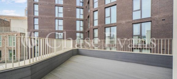 3 bedrooms House in Newham, United Kingdom No. 4322 27