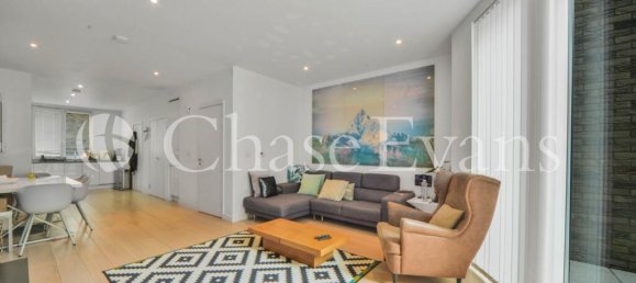 3 bedrooms House in Newham, United Kingdom No. 4322 5