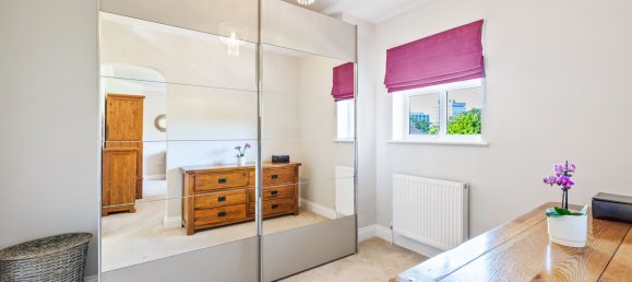 5 bedrooms House in Crawley, United Kingdom No. 1063 30