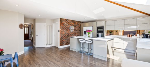 5 bedrooms House in Crawley, United Kingdom No. 1063 46