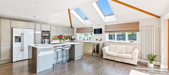 5 bedrooms House in Crawley, United Kingdom No. 1063 3