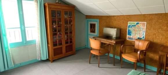 Casa de 2 dormitorios en Cachan, France No. 185360 10