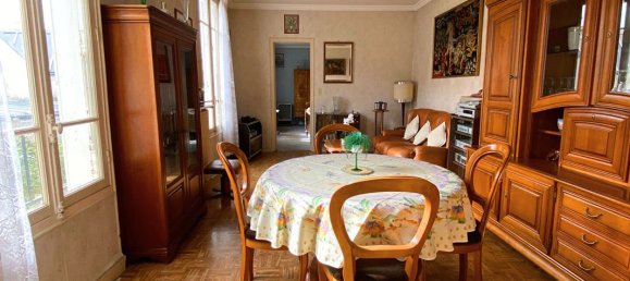 Casa de 2 dormitorios en Cachan, France No. 185360 3