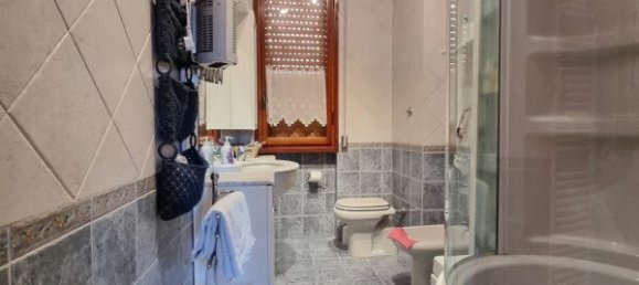 3 Schlafzimmer Wohnung in Florence, Italy, Nr. 123010 12