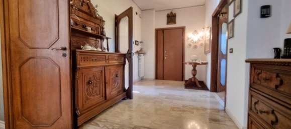 3 Schlafzimmer Wohnung in Florence, Italy, Nr. 123010 8